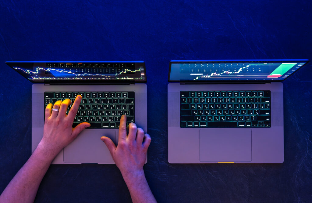 Manual Trading vs Automated Trading: Pros, Cons & Use Cases